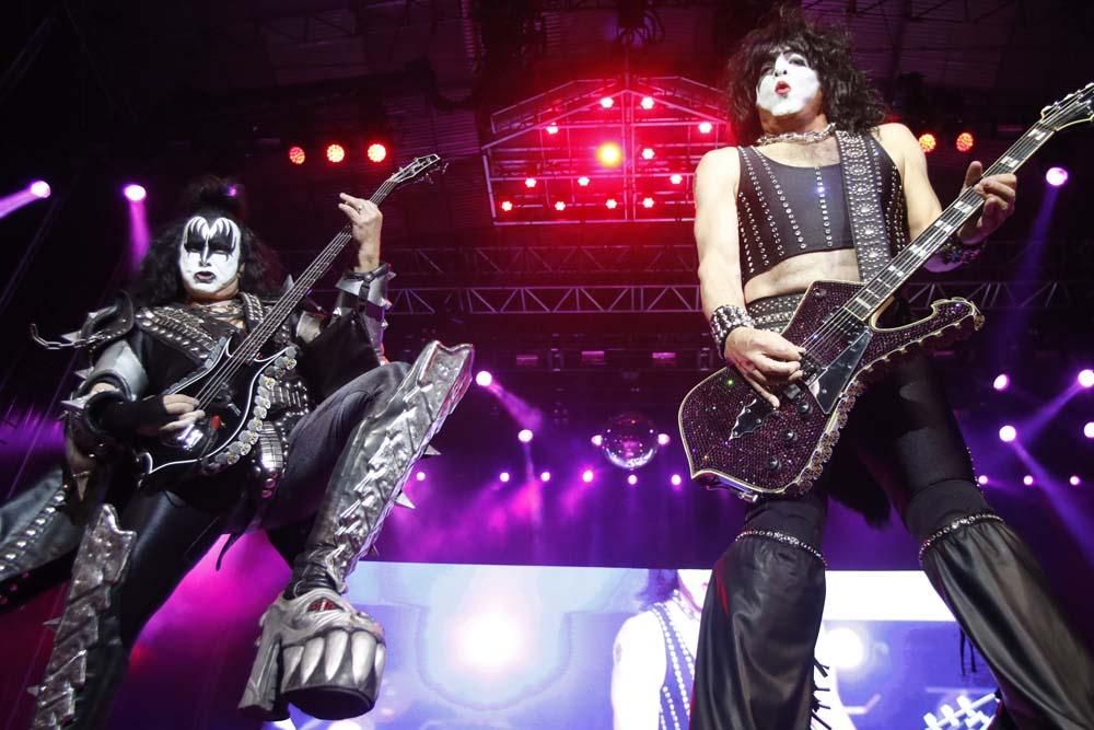 Kiss revienta los Califas