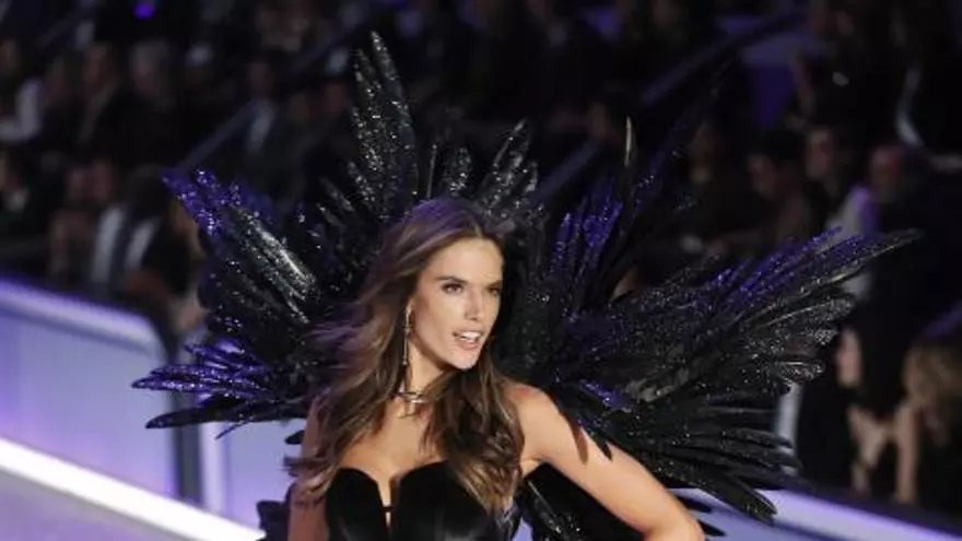 Los ángeles de Victoria's Secret desembarcan en China