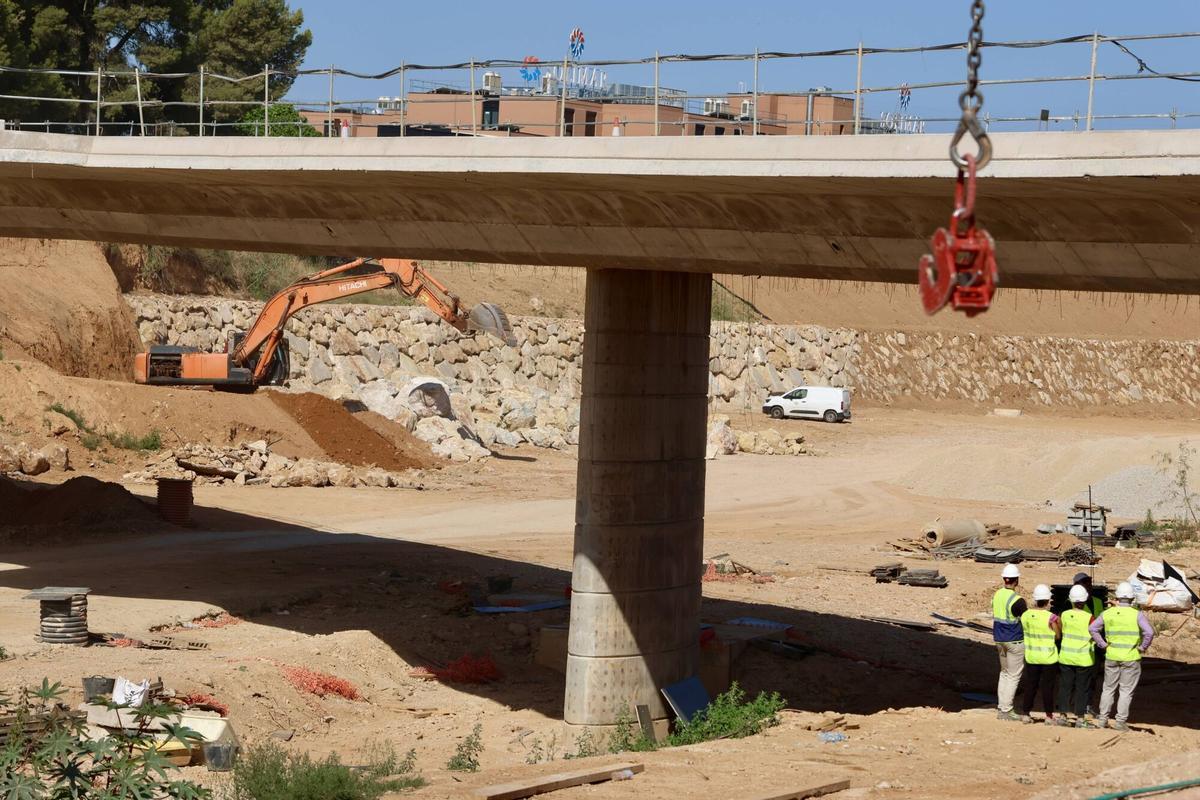 Valencia. Trabajos en el talud del barranco del Poyo a la altura de Picanya VLC
