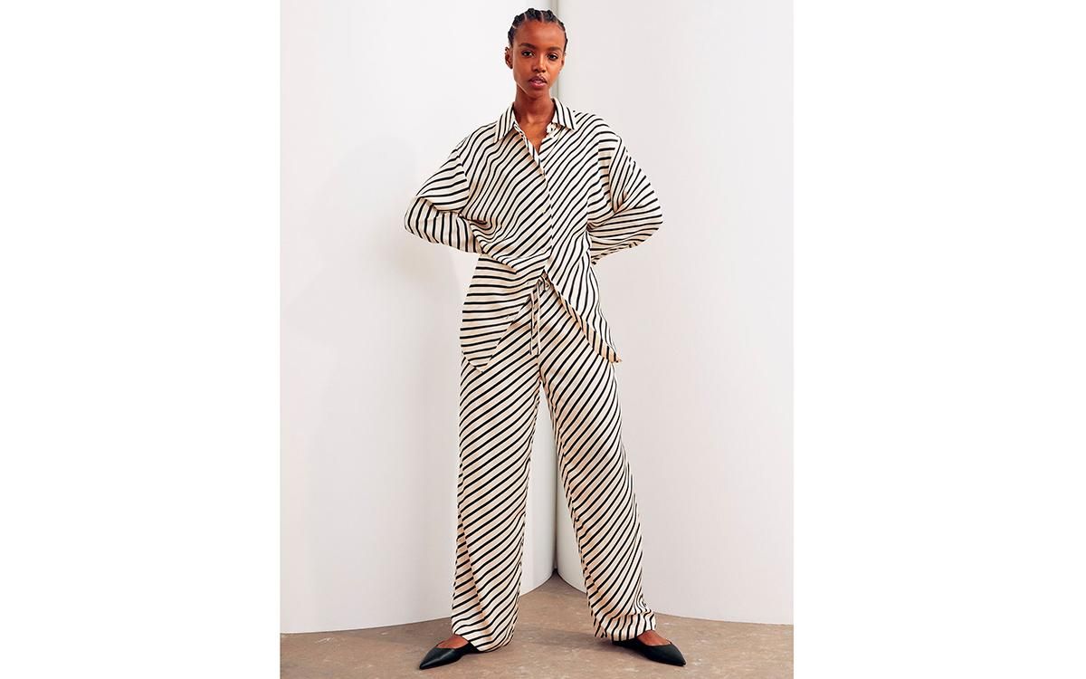 Pantalón de rayas, de H&M.