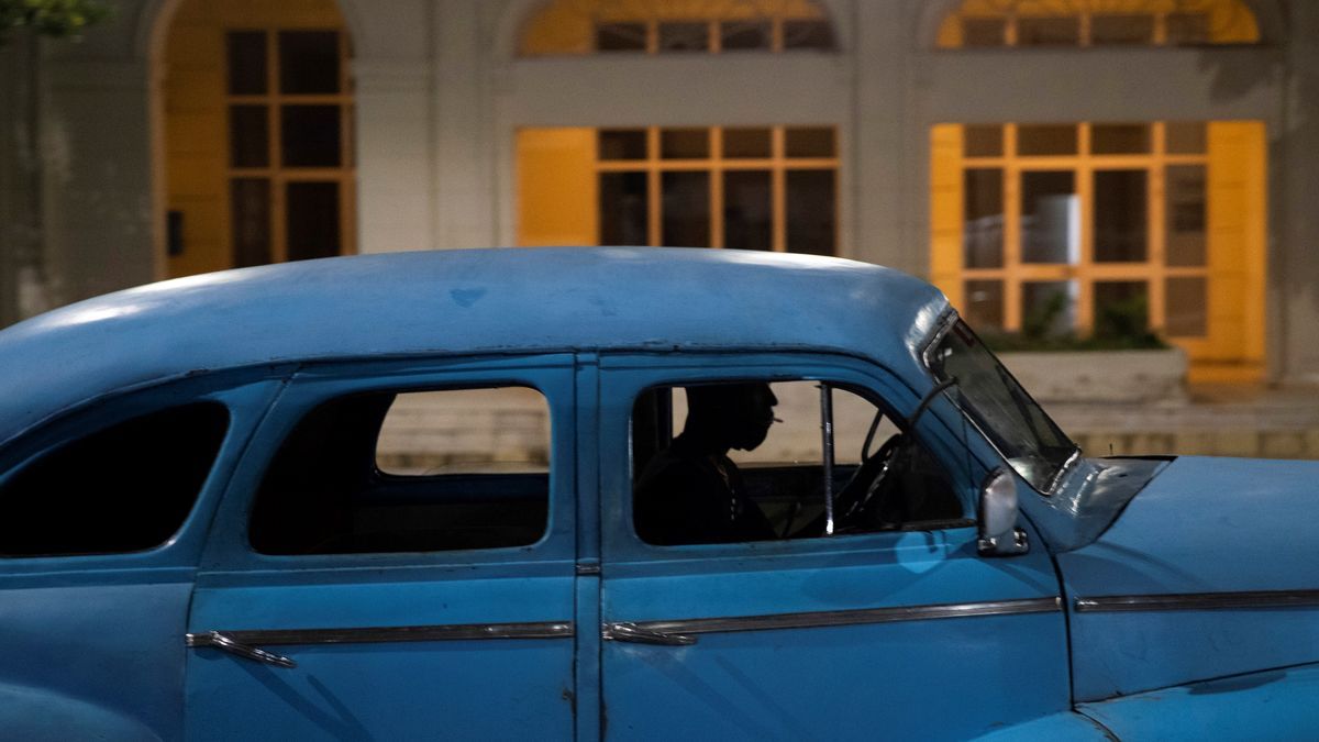 Un coche en La Habana, Cuba.