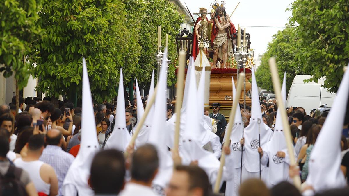 La salida procesional de la presentación al pueblo de Jesús de los Afligidos, este sábado por las calles de Córdoba.