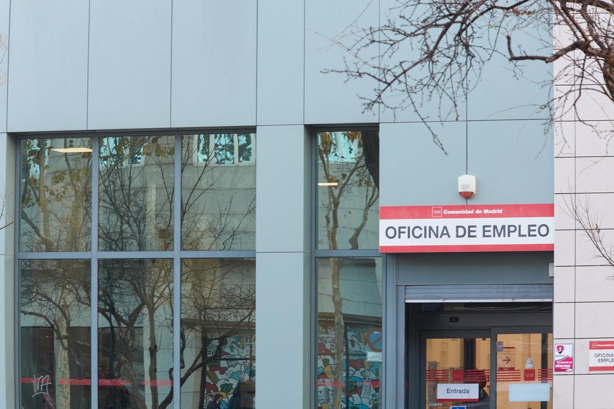 Una oficina del Servicio Público de Empleo Estatal (SEPE) en la calle de Méndez Álvaro, en Madrid.