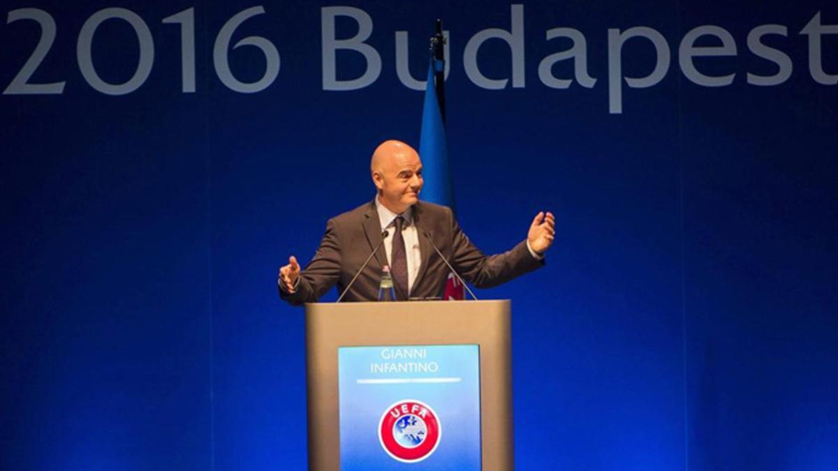 Infantino presidió el Congreso de la UEFA celebrado en Budapest