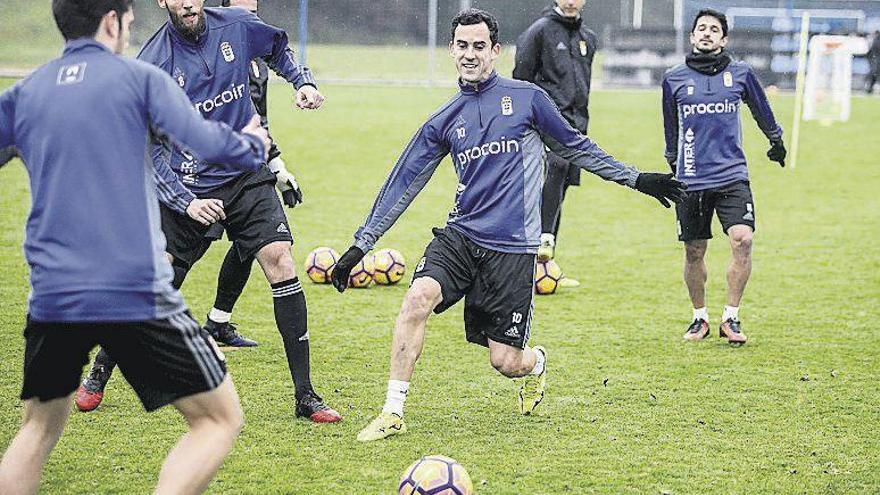 Héctor, Michu, Linares y Pereira, ayer, ante la mirada de Segura.