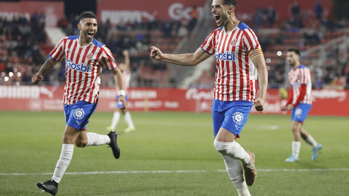 Juanpe celebra un gol contra el Ponferradina