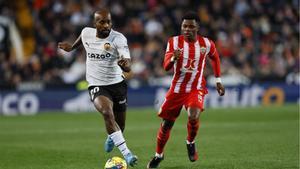 Resumen, goles y highlights del Valencia 2 - 2 Almería de la jornada 18 de LaLiga Santander