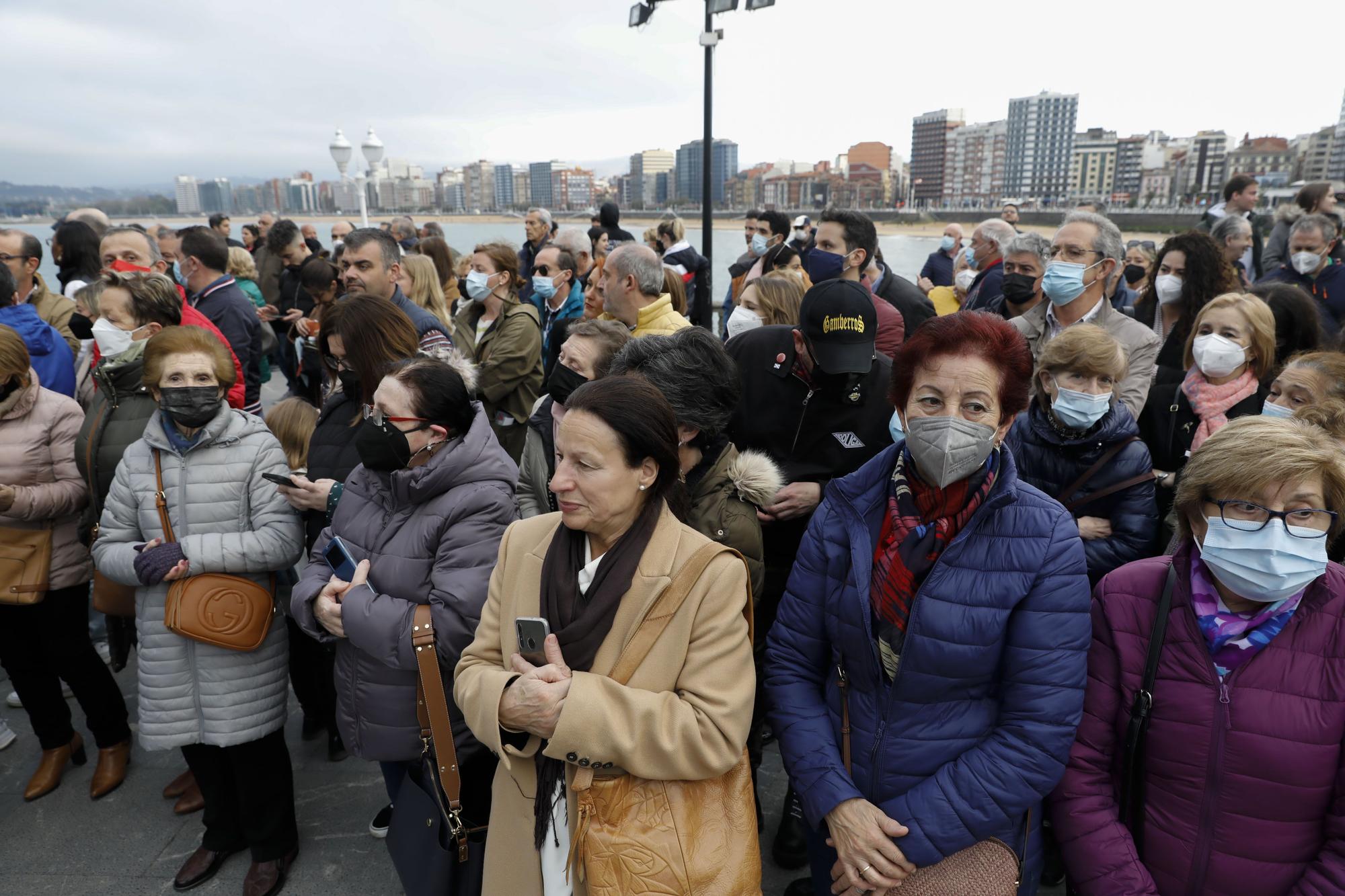 En imágenes: La procesión del Viernes Santo en Gijón