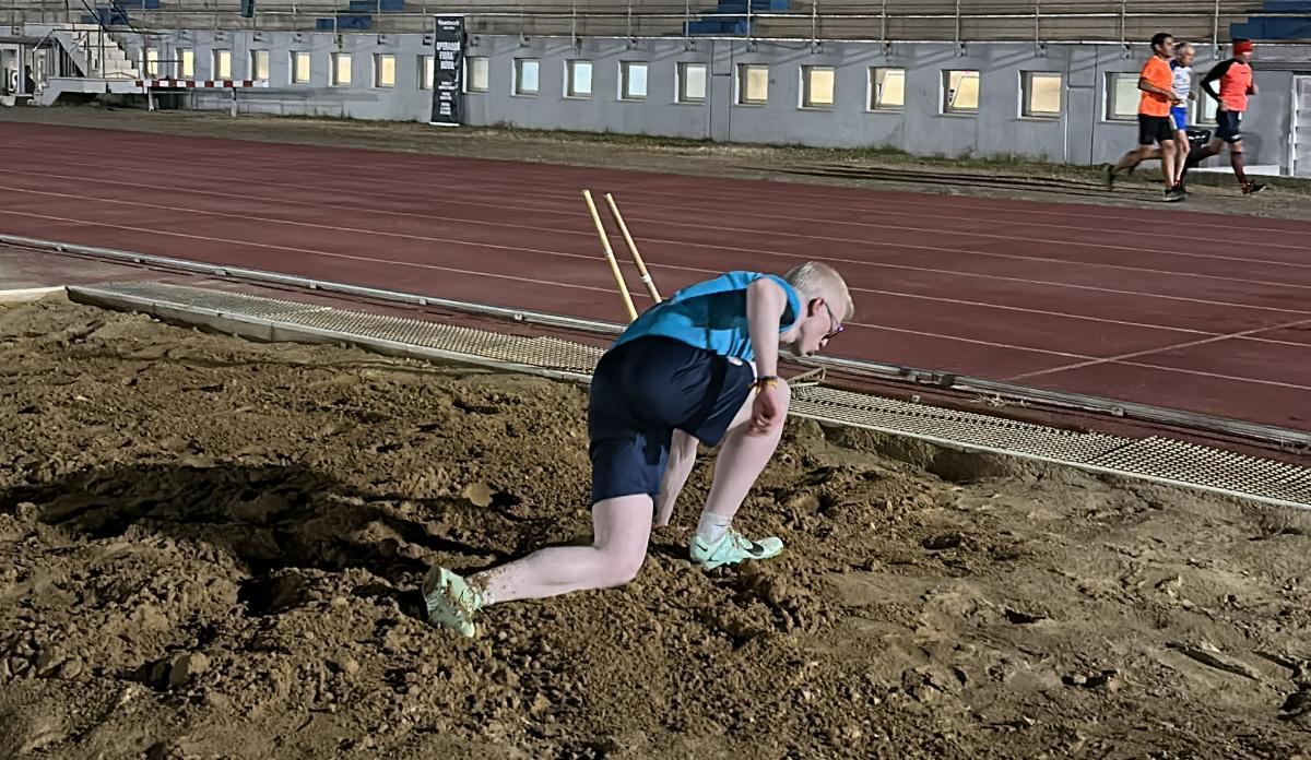 Joan Sirera en uno de sus entrenamientos del Club Atletismo Alicante