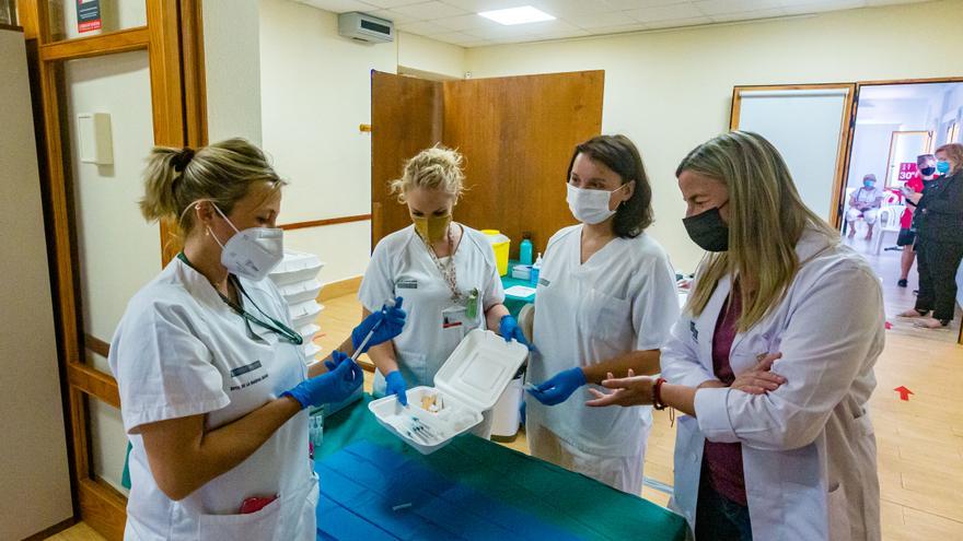 Los contagios diarios de coronavirus en la provincia de Alicante bajan a 55 y la presión hospitalaria repunta