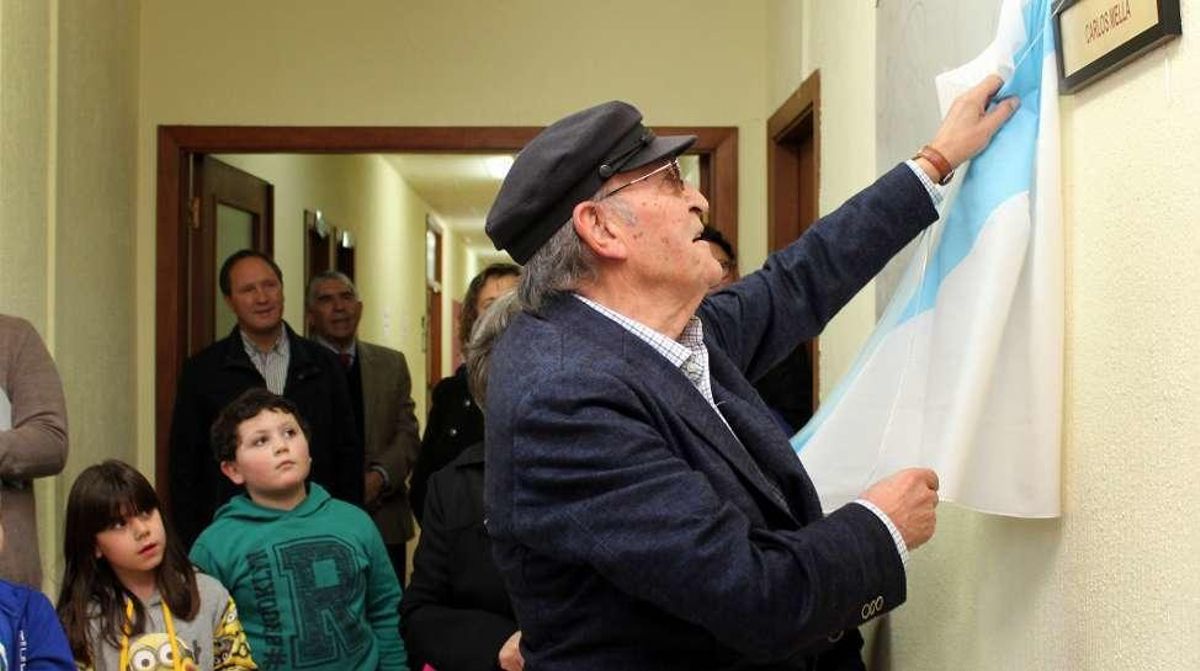 O Foxo homenajea a Carlos Mella poniendo su nombre a un aula
