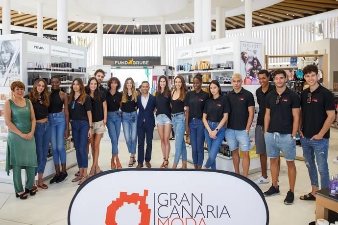 Moda Baño de Gran Canaria se entrega al casting de maniquíes con el guardia civil Jorge Pérez, Goicoechea y Viiperi