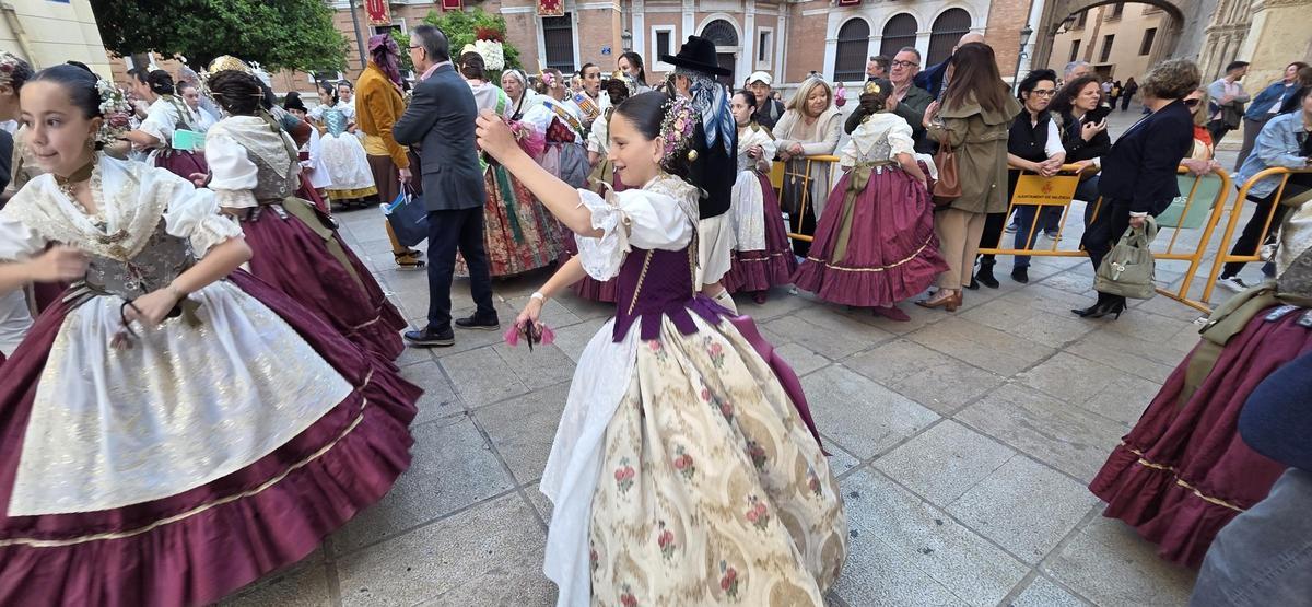 Los detalles del traje de la dansà de Marta Mercader Los detalles del traje de la dansà de Marta Mercader