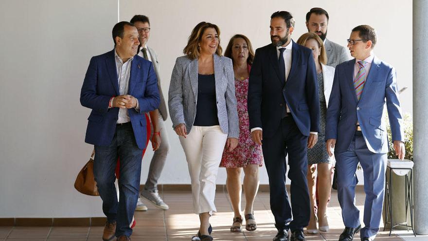 Susana Díaz, ayer, apoyando a Daniel Pérez.