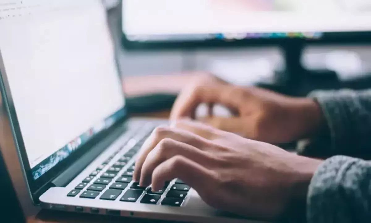 Gairebé vuit de cada deu sèniors es connecten diàriament a internet Gairebé vuit de cada deu sèniors es connecten diàriament a internet