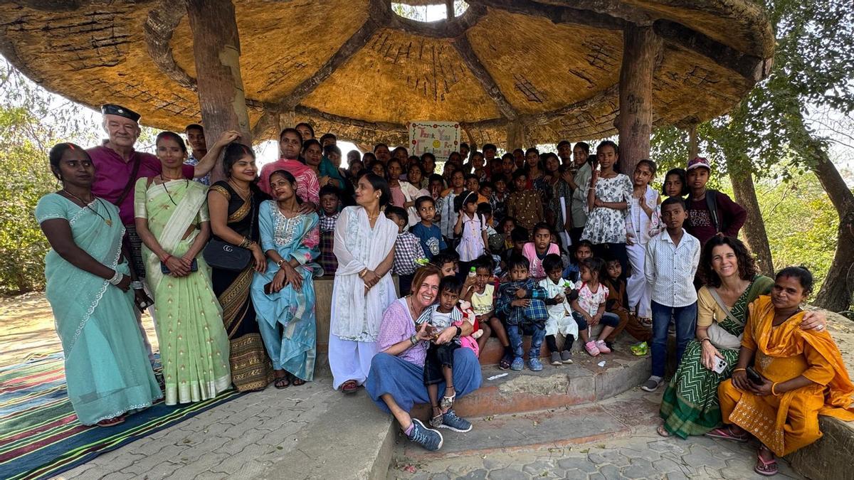 Las hermanas acuden todos los años a Benarés para ayudar en colegios.