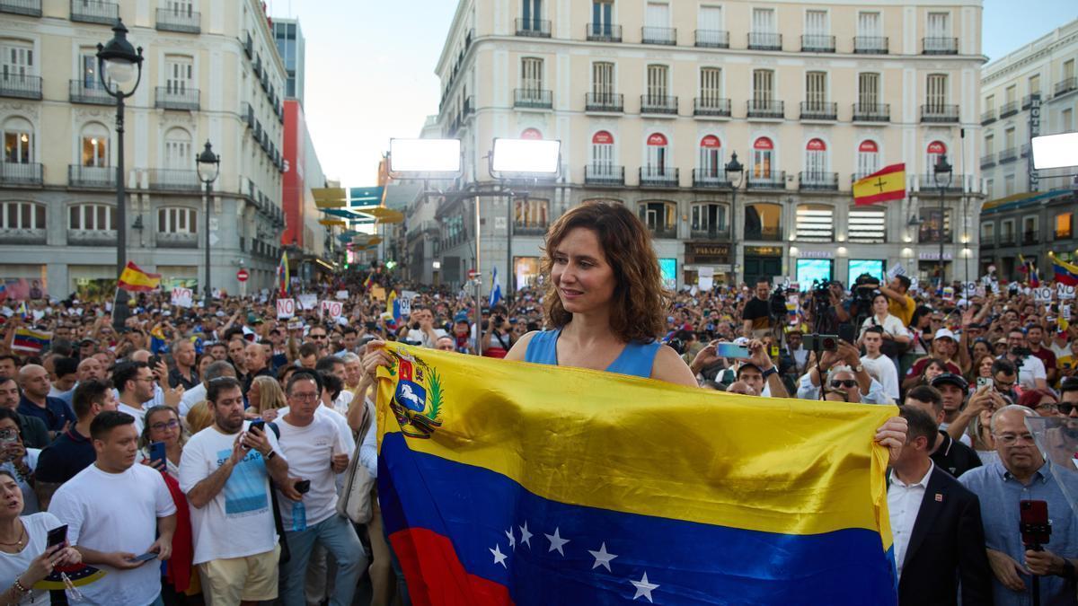 Isabel Díaz Ayuso en su última aparición pública este verano, en una manifestación contra el Gobierno venezolano.