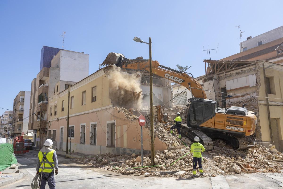 El parvulario y hospital de las monjas de Torrevieja ya es historia El parvulario y hospital de las monjas de Torrevieja ya es historia