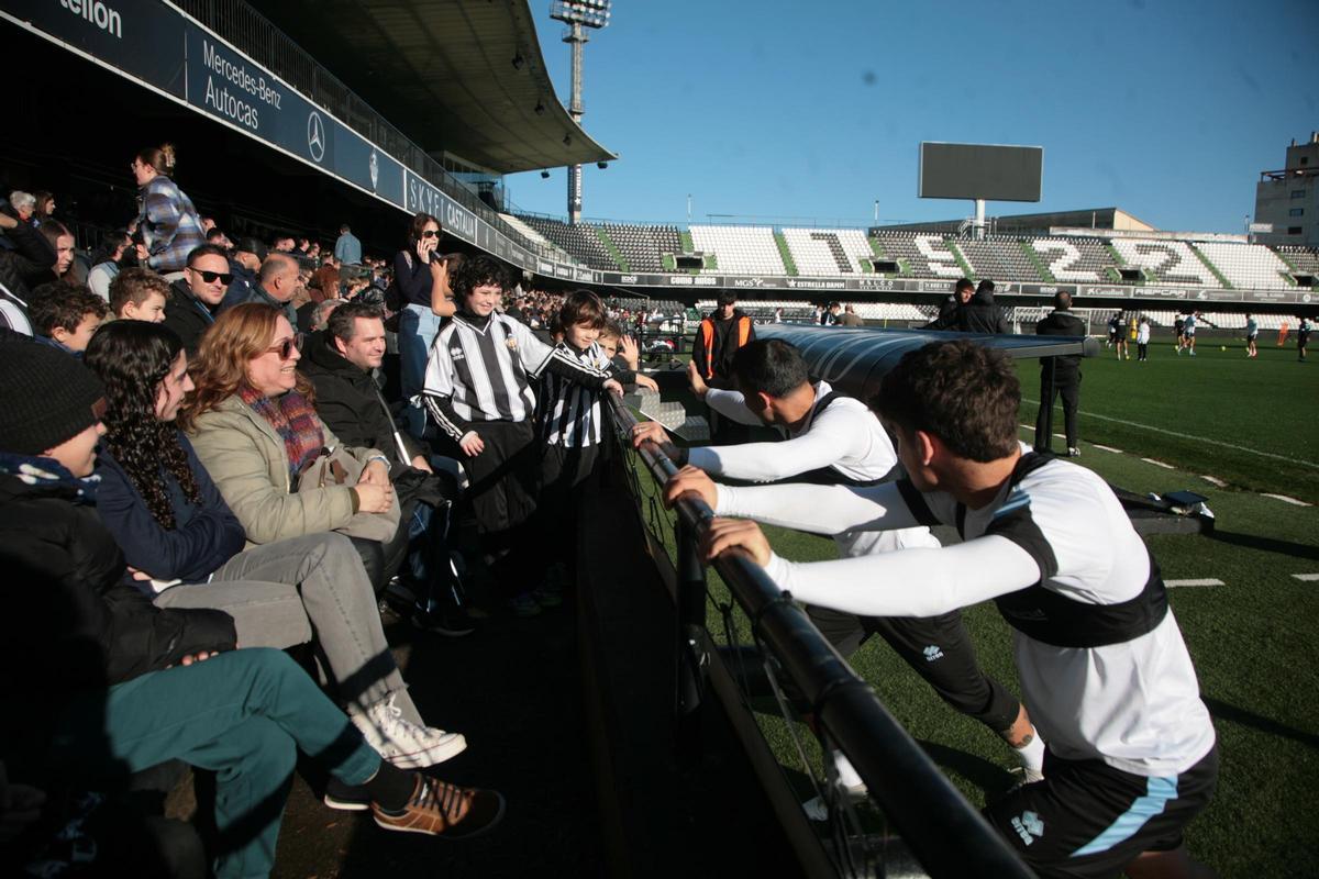 Galería | Búscate en el entrenamiento a puertas abiertas del CD Castellón