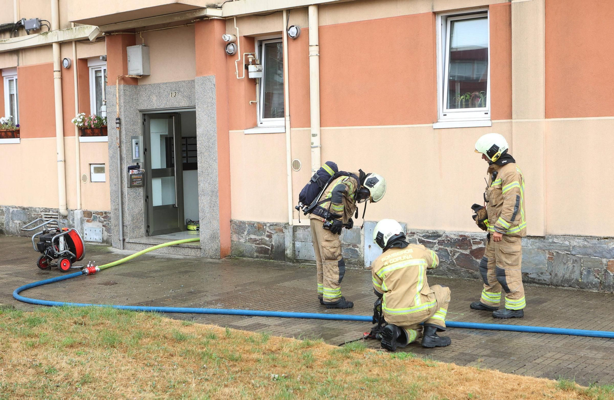 Incendio en un edificio de la calle Camelias