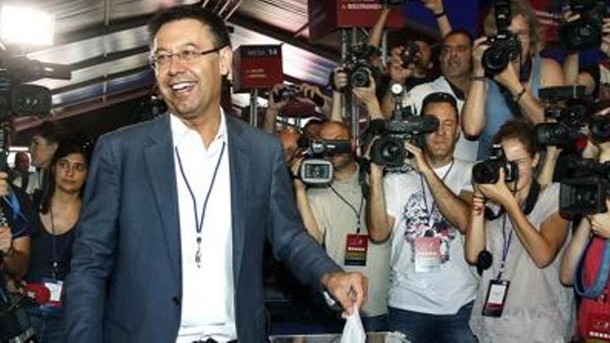 Bartomeu guanya les eleccions i presidirà el Barça