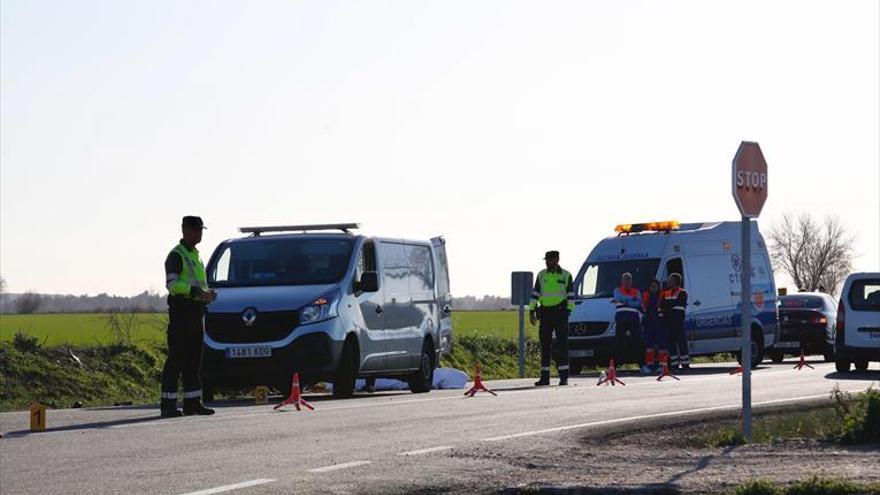 Fallece un motorista al chocar con un coche