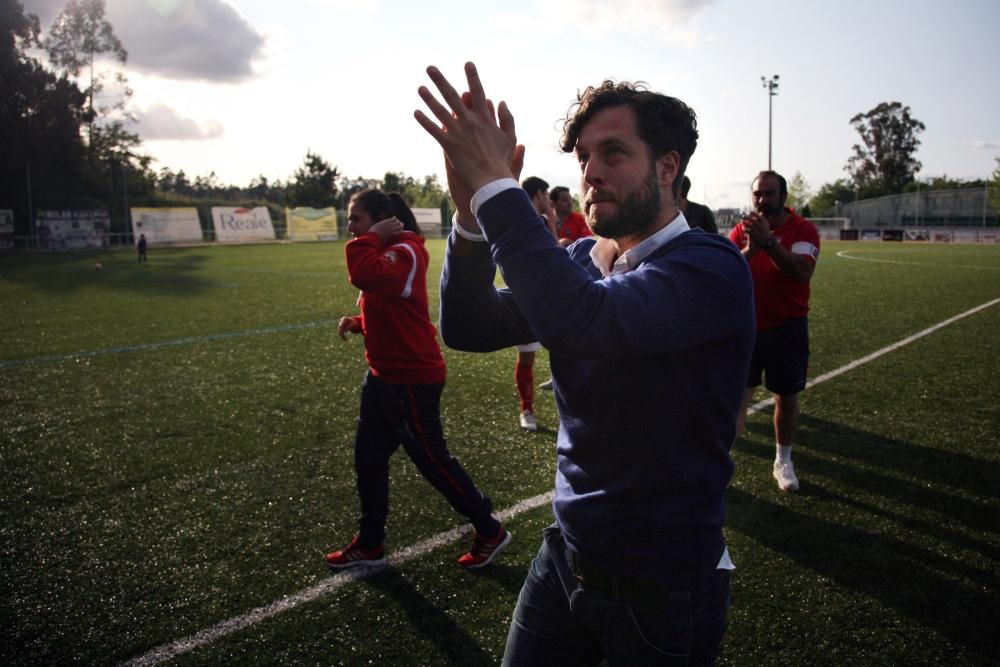 El club homenajea en su despedida al capitán tras 15 años en el club y a su entrenador, tras seis temporadas al frente del banquillo.