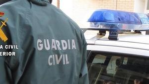 Archivo - Imagen de archivo de un agente de la Guardia Civil