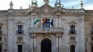 Imagen de archivo de la fachada principal de la Universidad de Sevilla. 