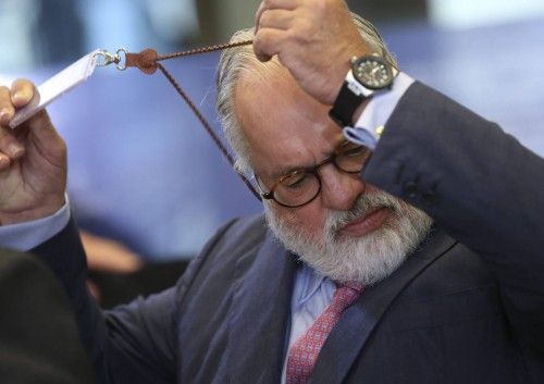 El ex ministro Miguel Arias Cañete se ha sometido al escrutinio de los eurodiputados, que le han interrogado por sus intereses en empresas petroleras