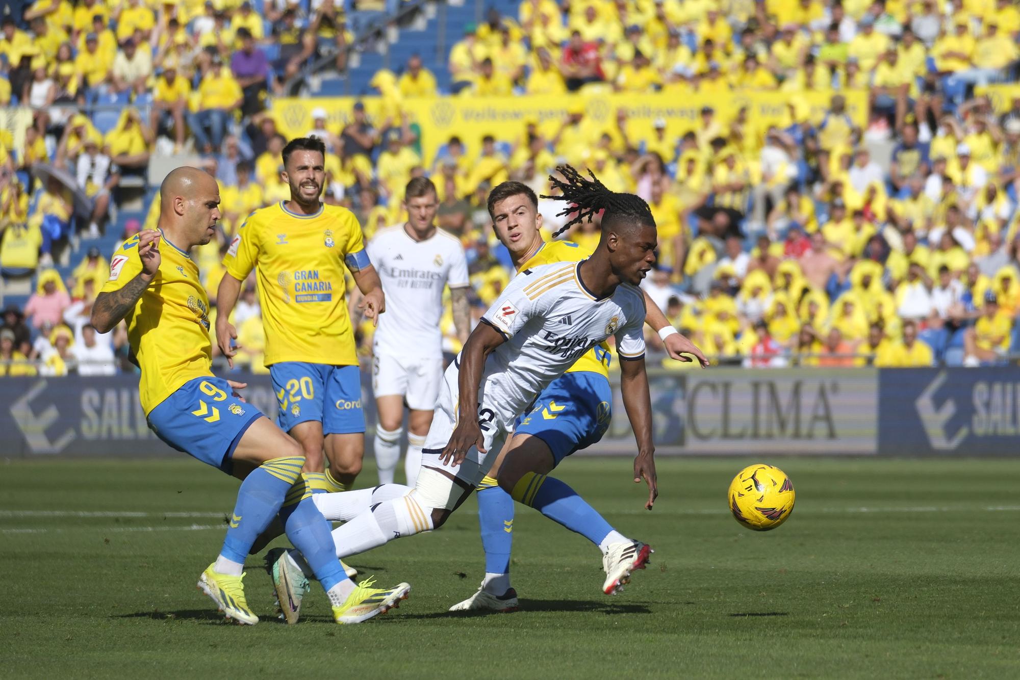 Las Palmas y Real Madrid empatan sin goles al descanso