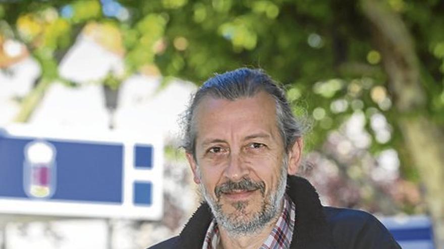 Ángel Marín, profesor de Religión en el instituto Zurbarán de Badajoz: &quot;Los profesores de Religión reclamamos que no se pierdan puestos de trabajo&quot;