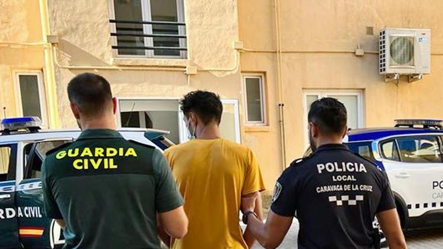Detenido un joven por una decena de robos en viviendas de Caravaca