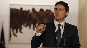 En la roda de premsa posterior a la firma de l’acord de Govern amb el PSOE, Albert Rivera ha demanat als altres partits “generositat, valentia i diàleg”.