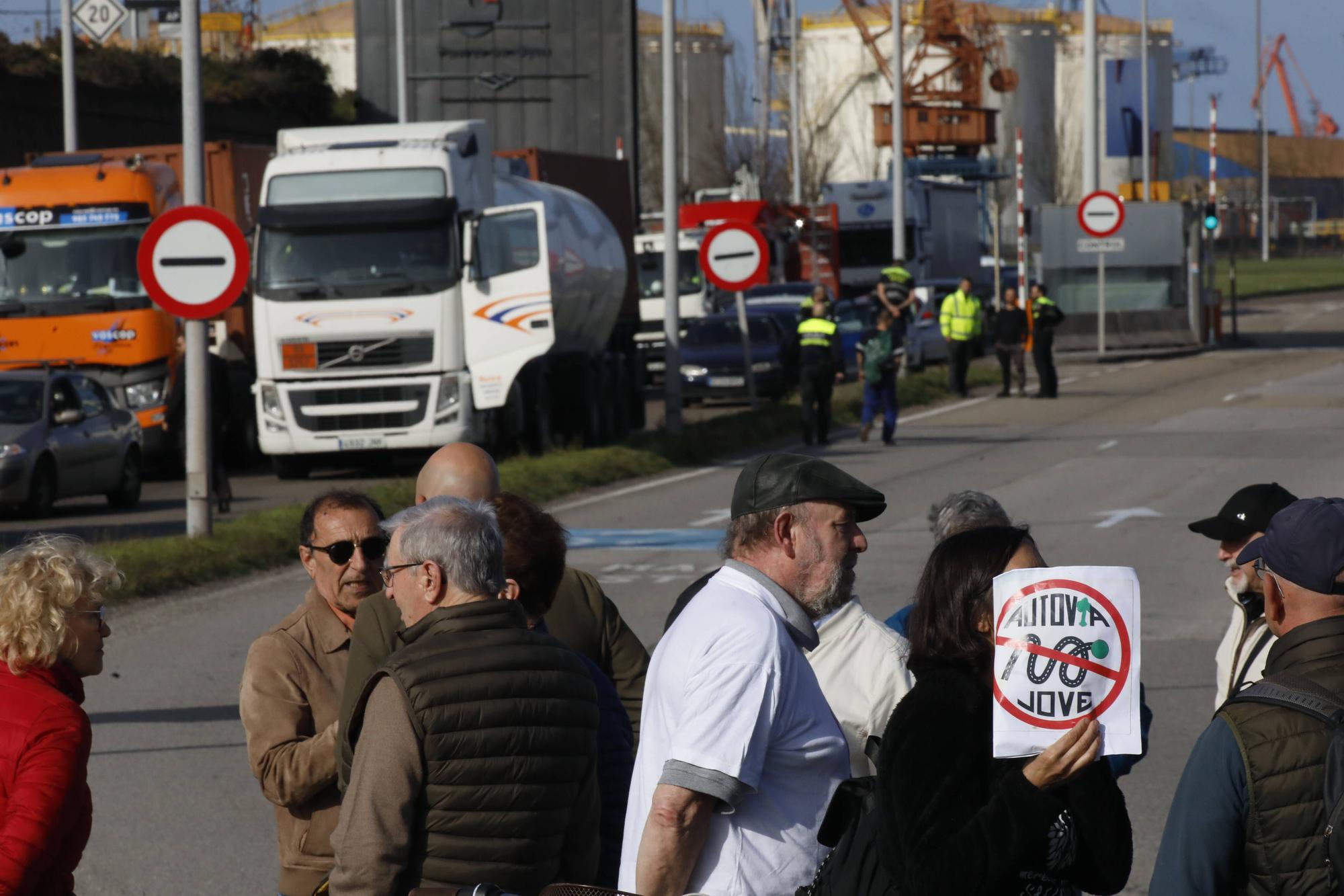 Gijón inicia las movilizaciones tras el enésimo fiasco con el vial de Jove