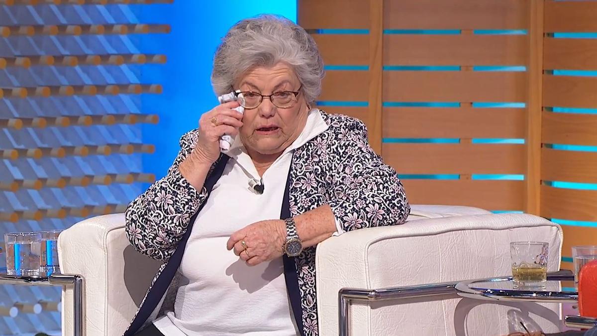 Esta malagueña ha emocionado a todo el programa de Juan y Medio tras contar su dura historia.