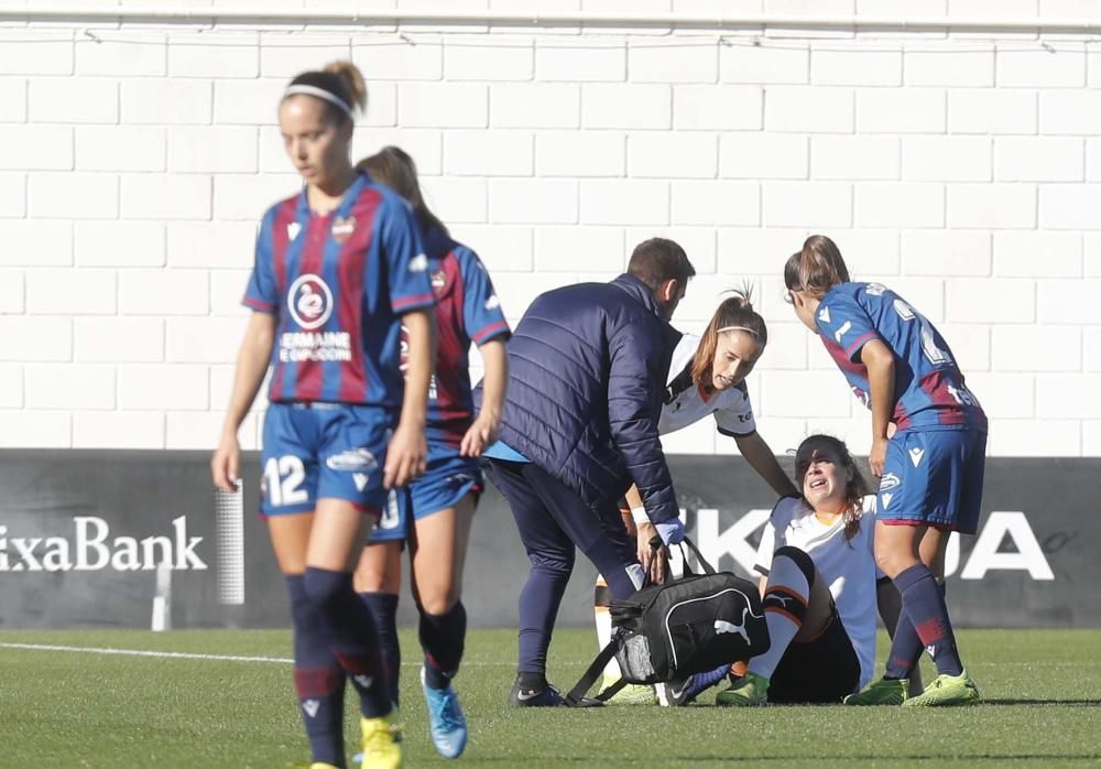 Las imágenes del derbi Valencia - Levante femenino