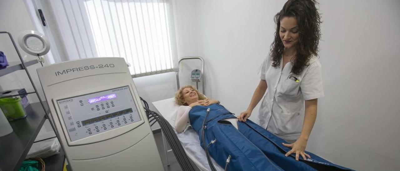Las mujeres sufren dos de cada tres enfermedades profesionales en Alicante
