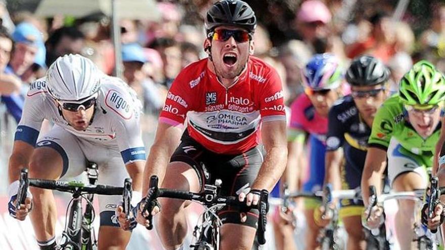 Cavendish se impone en la meta.