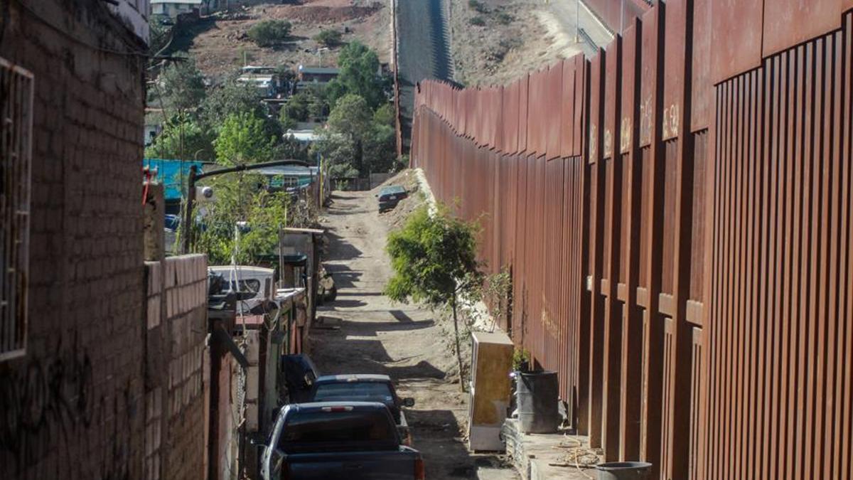 El muro fronterizo entre México y EEUU.