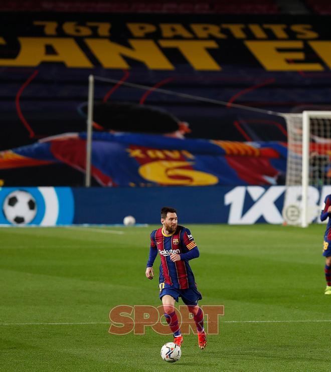 Leo Messi, ante el Huesca, igualaba a Xavi Hernández como jugador con más presencias oficiales en el primer equipo (767)
