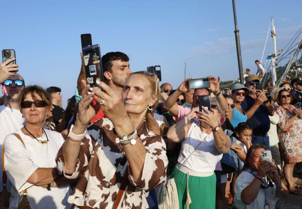 Luanco pide que vuelva la misa al muelle