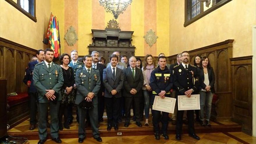 Medallas de Protección Civil en Huesca