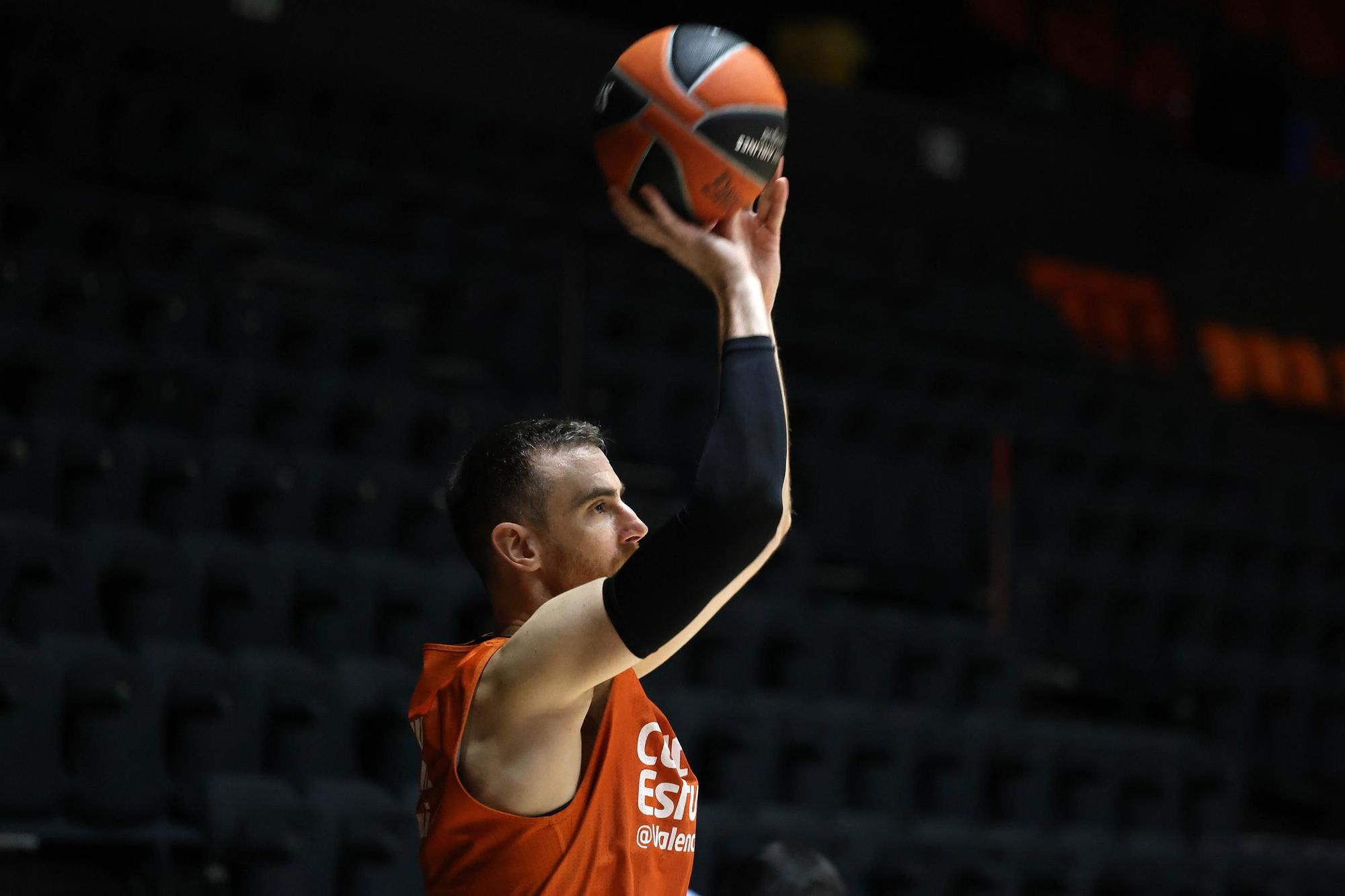 Entrenamiento del Valencia Basket previo al partido frente a Maccabi