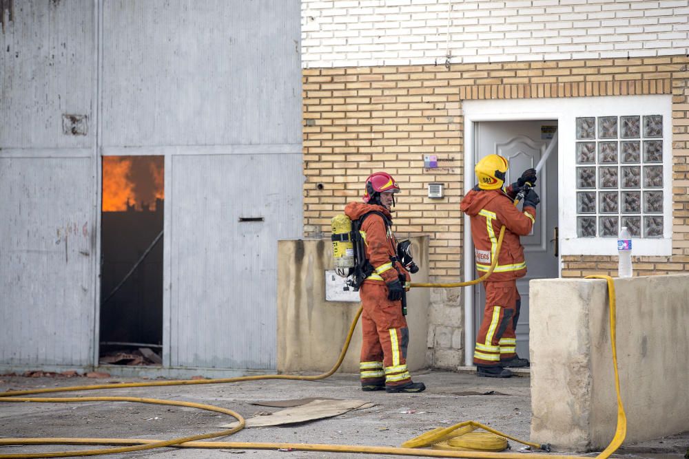 Incendio en una planta de reciclaje de Alboraia