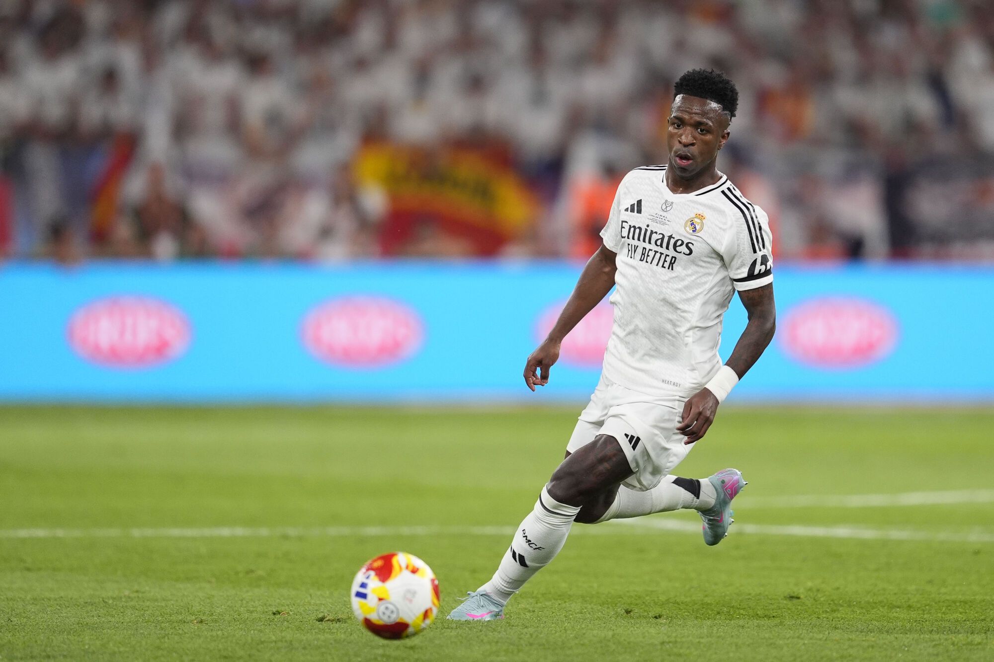 Vinicius Junior of Real Madrid in action during the Spanish Cup, Copa del Rey, Final football match played between FC Barcelona and Real Madrid at La Cartuja Stadium on April 26, 2025 in Sevilla, Spain. AFP7 26/04/2025 ONLY FOR USE IN SPAIN. Joaquin Corchero / AFP7 / Europa Press;2025;SOCCER;SPORT;ZSOCCER;ZSPORT;FC Barcelona Vs Real Madrid - Final Copa Del Rey;