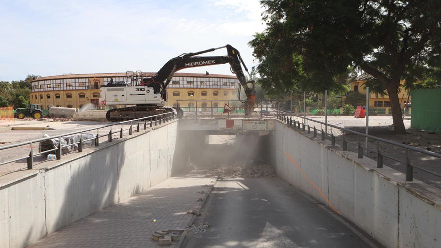Comienza la demolición del paso inferior de Menchirón en Lorca