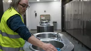 Barcelona instalará 150 baños públicos y accesibles para combatir problemas de convivencia social