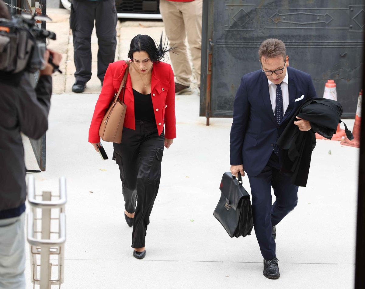 Los acusados y abogados del Caso Samuel llegan a la Audiencia Provincial para la lectura del veredicto