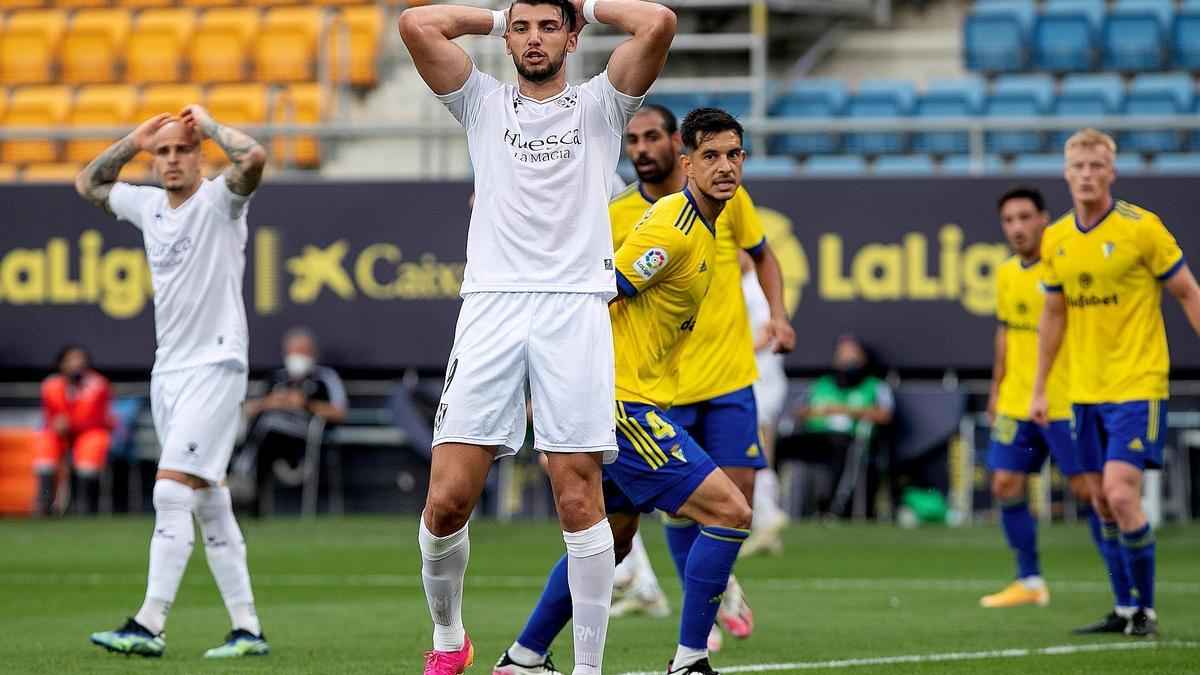 Rafa Mir se lamenta tras fallar una oportunidad en el partido de ayer contra el Cádiz.